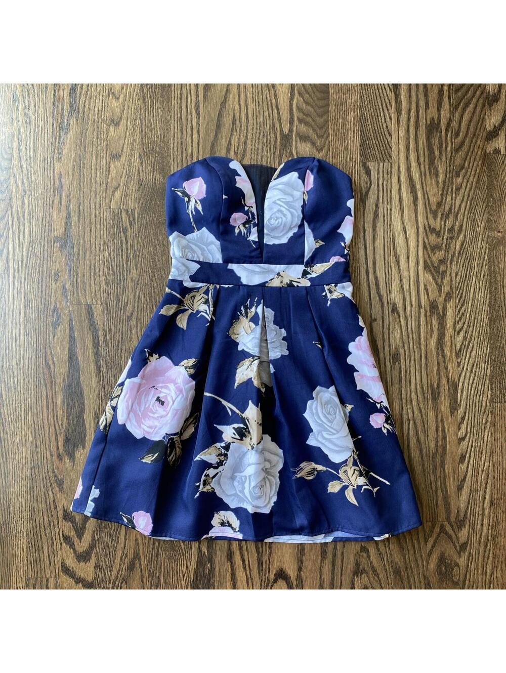 Speechless Strapless juniors dress size 3 Navy Floral, Great condition